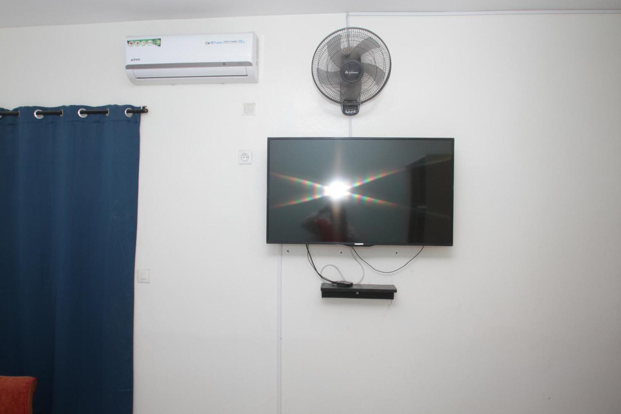" Le Nid Douillet ", Un Fabuleux Studio, Calme, Cosy Et Bien Climatise Au Centre De Saly Eksteriør bilde