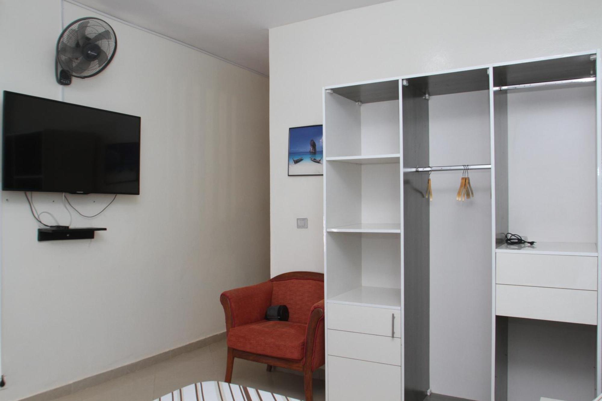 " Le Nid Douillet ", Un Fabuleux Studio, Calme, Cosy Et Bien Climatise Au Centre De Saly Eksteriør bilde